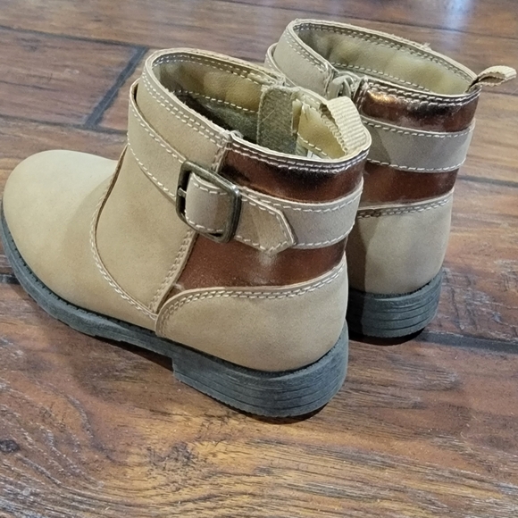 Carter's Booties - Picture 5 of 8